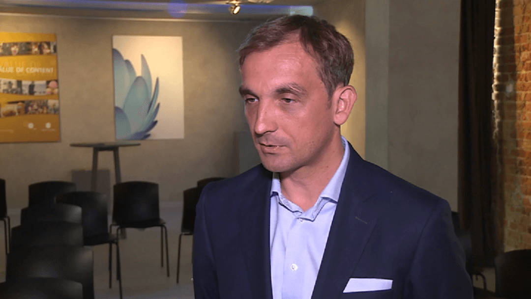 Rośnie popularność treści wideo dostępnych przez internet. Napędzają one konkurencję w sektorze telekomunikacji i mediów Rośnie popularność treści wideo dostępnych przez internet. Napędzają one konkurencję w sektorze telekomunikacji i mediów